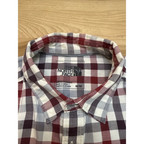 The North Face Men's Red Plaid Button Up Long Sleeve Shirt Size Medium - Picture 2 of 4